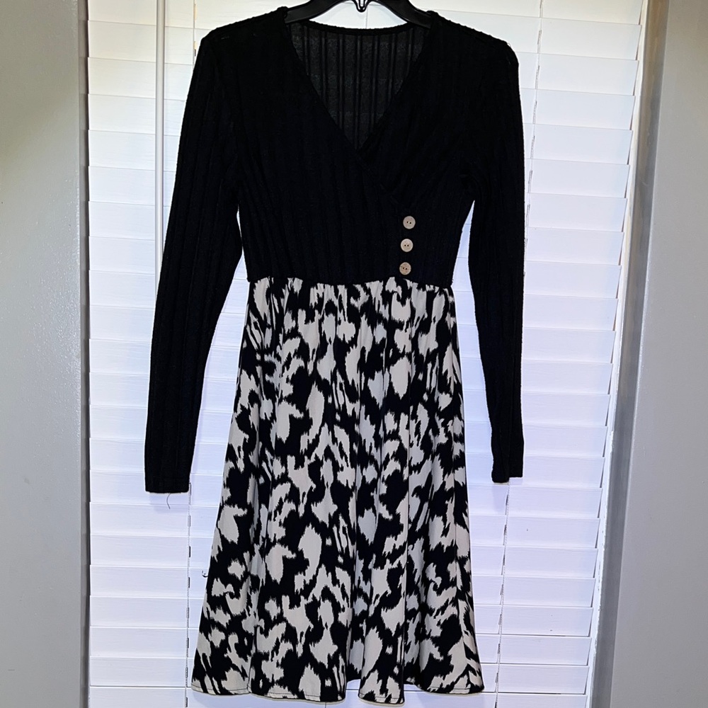 Elegant Black and White Knit Dress
